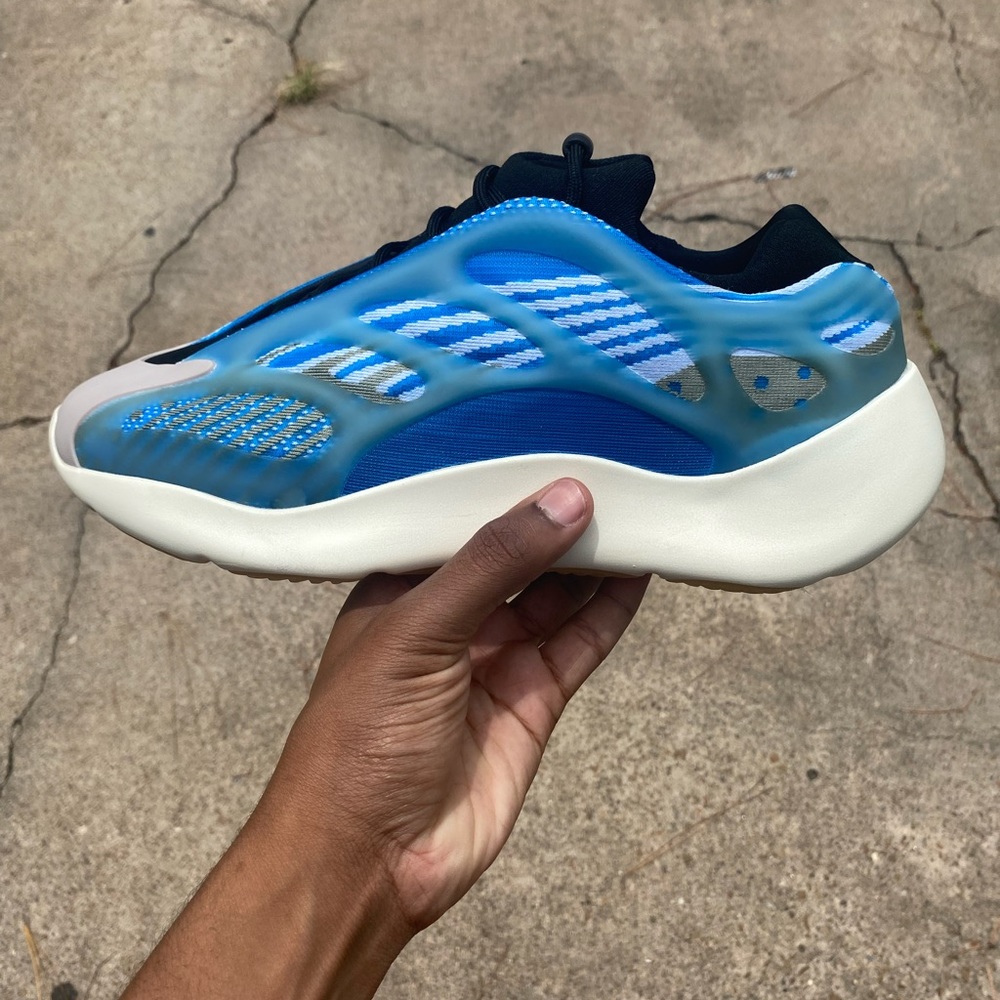 Yeezy 700 V3 Arzareth